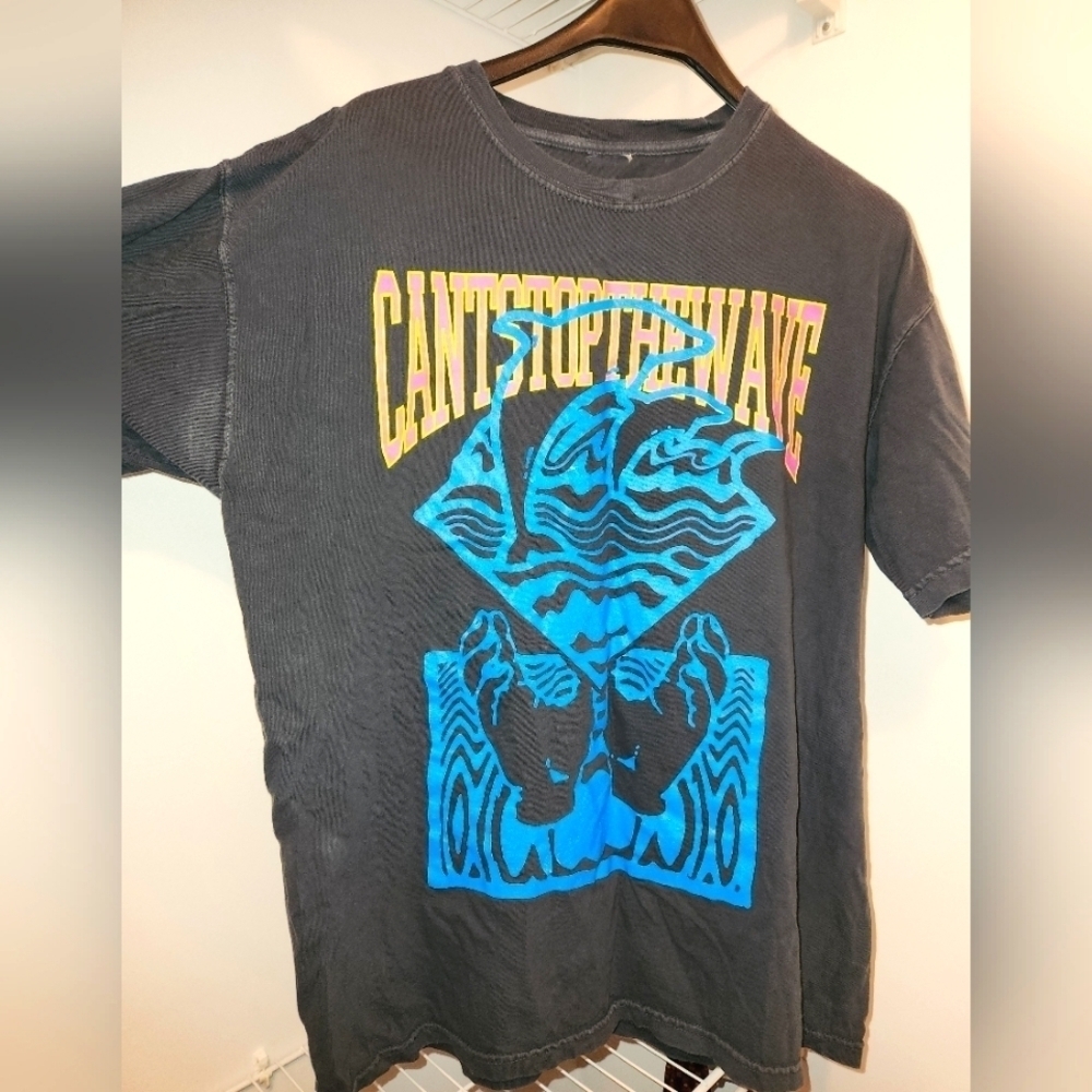 CAN'T STOP THE WAVE  Tee